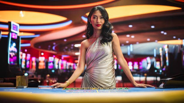 Lightning Roulette live dealer studio with wheel and multiplier display on mandala77 slot